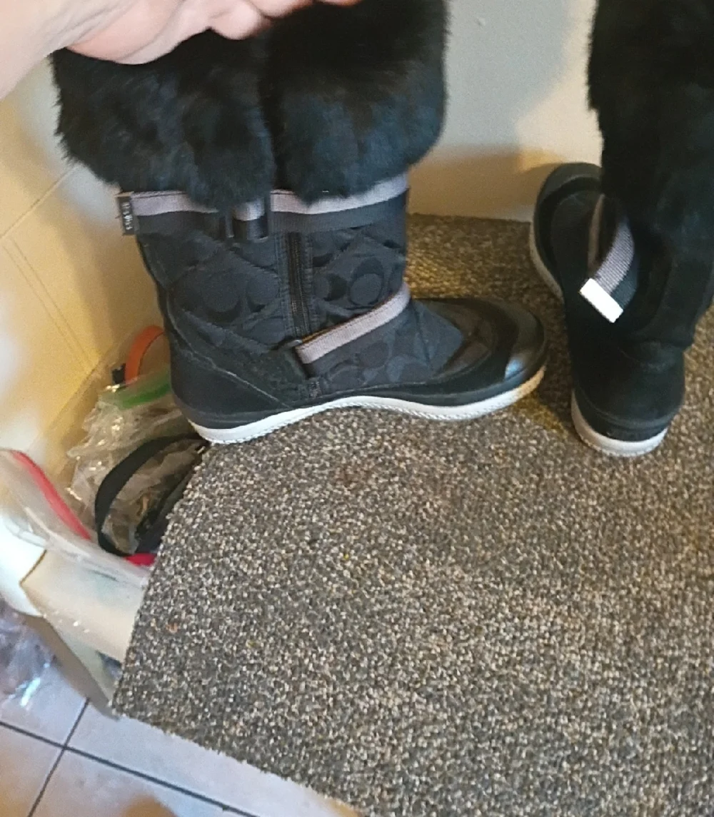 Coach Women’s Black Faux-Fur Winter Boots Size 6